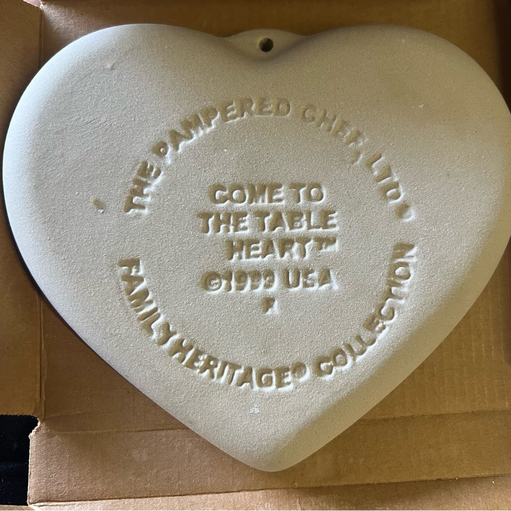 1999 Pampered Chef Mold ~ Come To The Table - Picture 2 of 3
